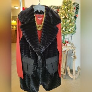 Bernardo Ultra Soft Faux Fur Sheared Mink Vest Christmas Gift! NWT
